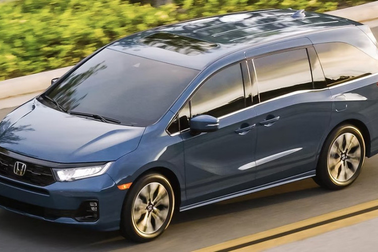 Honda Odyssey Facelift 2025, Gets A Major Price Hike Because Of This One Thing