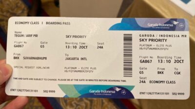 Baru Pertama Naik Pesawat? Simak Perbedaan Boarding Pass dan Check-in Berikut ini Agar Tidak Salah Gate